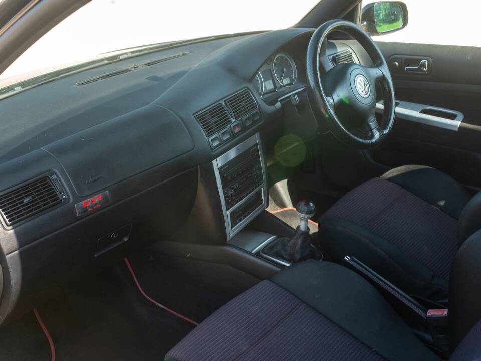 Bild 17/43 von Volkswagen Golf IV 1.8T GTI (2002)