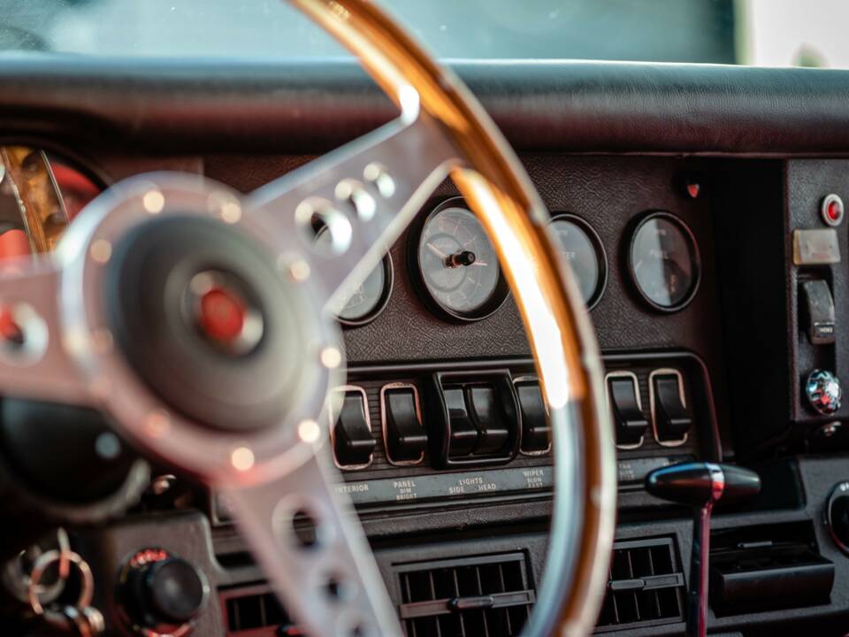 Bild 30/50 von Jaguar E-Type V12 (2+2) (1971)