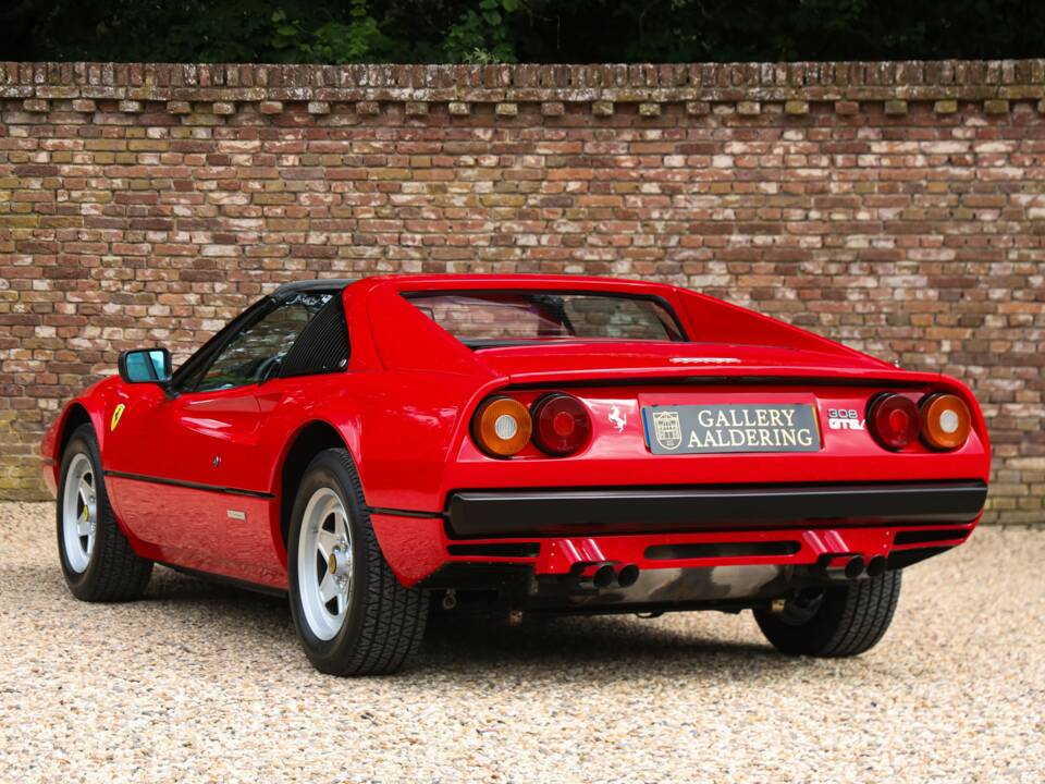 Image 2/50 de Ferrari 308 GTSi (1981)