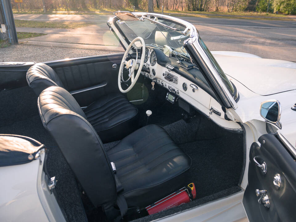 Image 22/42 de Mercedes-Benz 190 SL (1961)