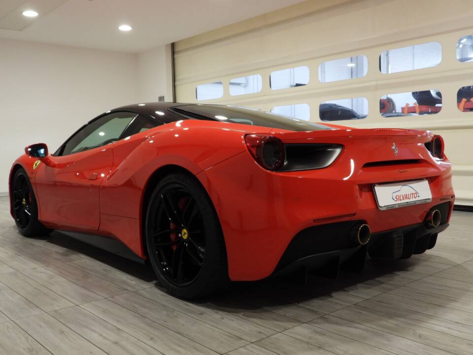 Afbeelding 4/15 van Ferrari 488 GTB (2016)