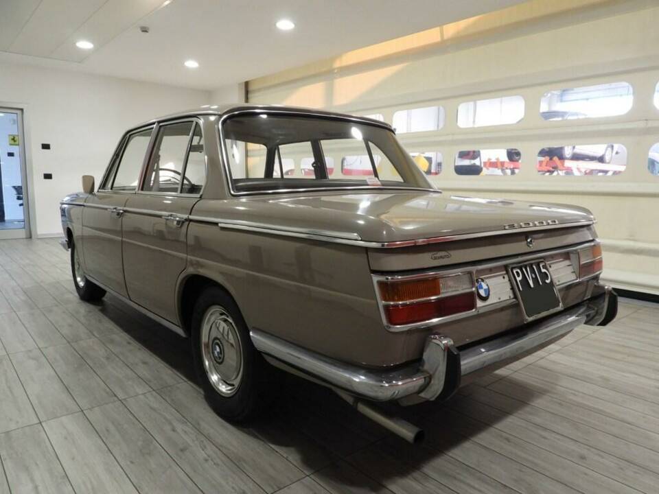 Imagen 3/15 de BMW 2000 (1966)