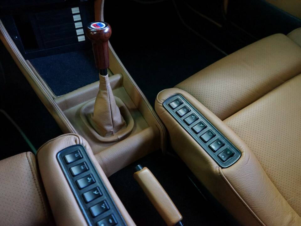 Image 27/56 of BMW 323i (1980)