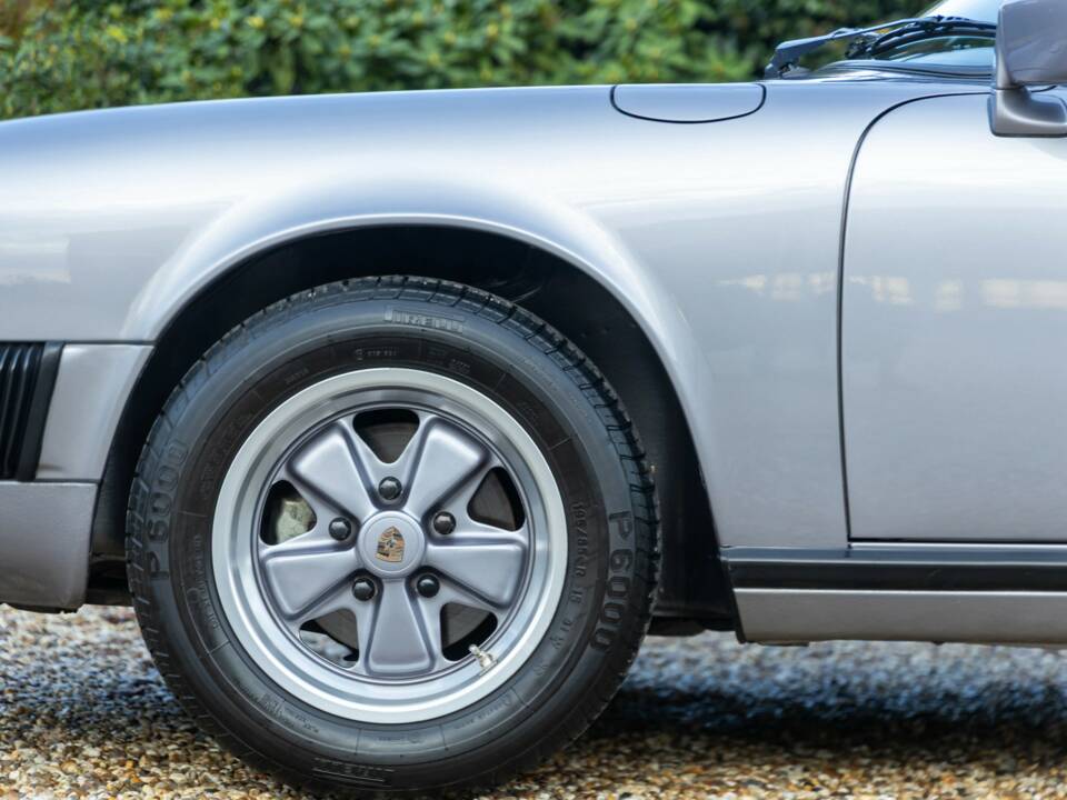 Immagine 35/50 di Porsche 911 Carrera 3.2 "25 years 911" (1988)