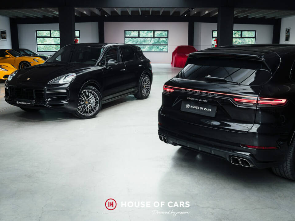 Immagine 1/24 di Porsche Cayenne Turbo (2018)