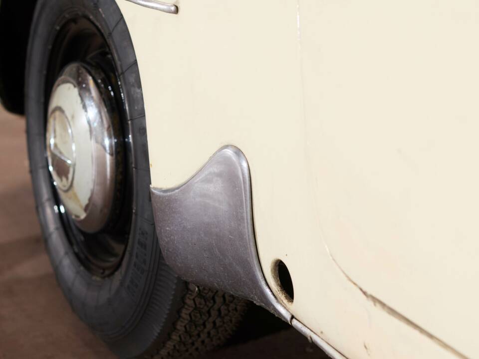 Image 30/83 de Mercedes-Benz 190 SL (1959)