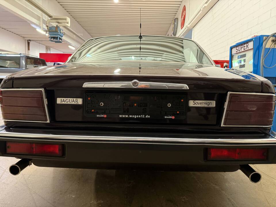 Image 16/21 of Jaguar XJ 6 4.0 Sovereign (1995)