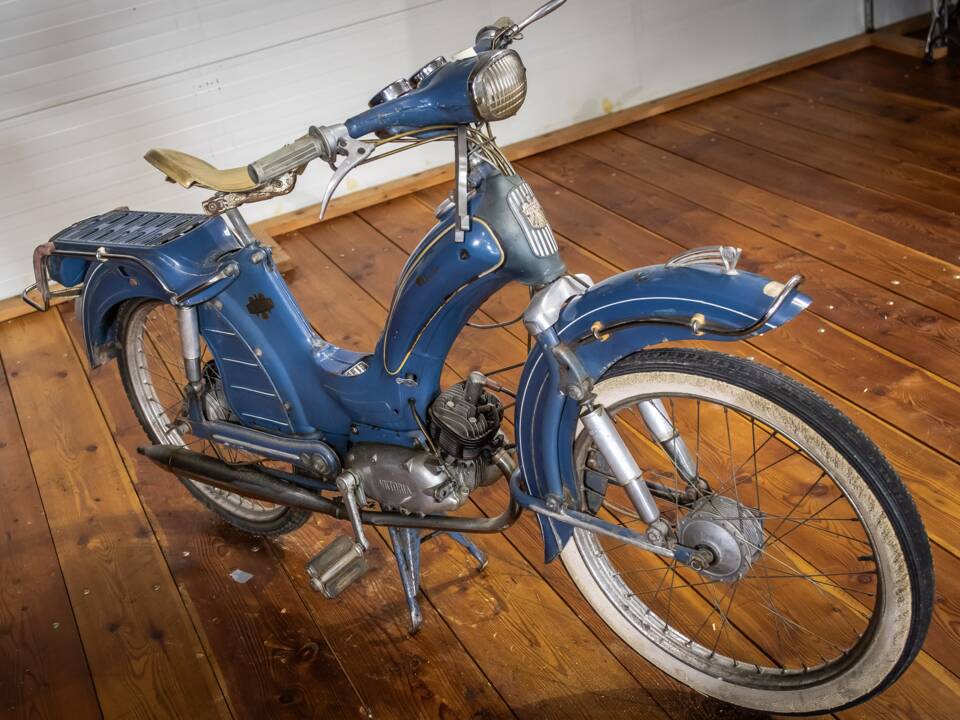 Image 3/18 de Victoria Vicky Luxus (1958)