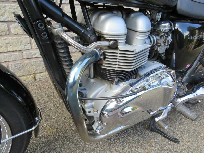 Image 17/39 of Triumph Bonneville T100 (2005)