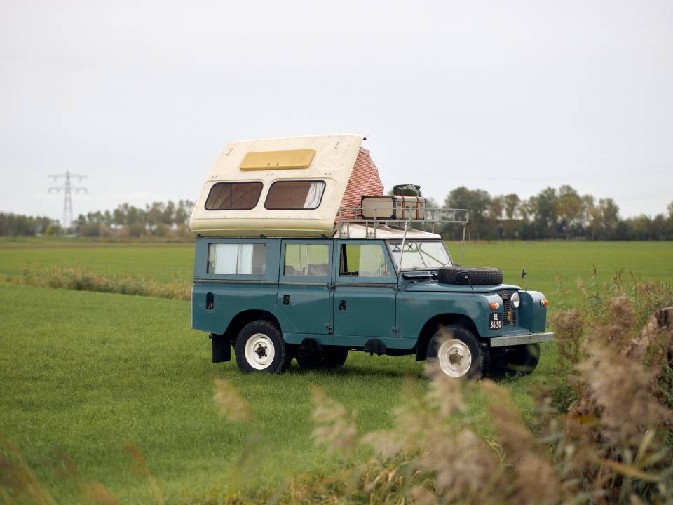 Image 2/69 of Land Rover 109 (1962)