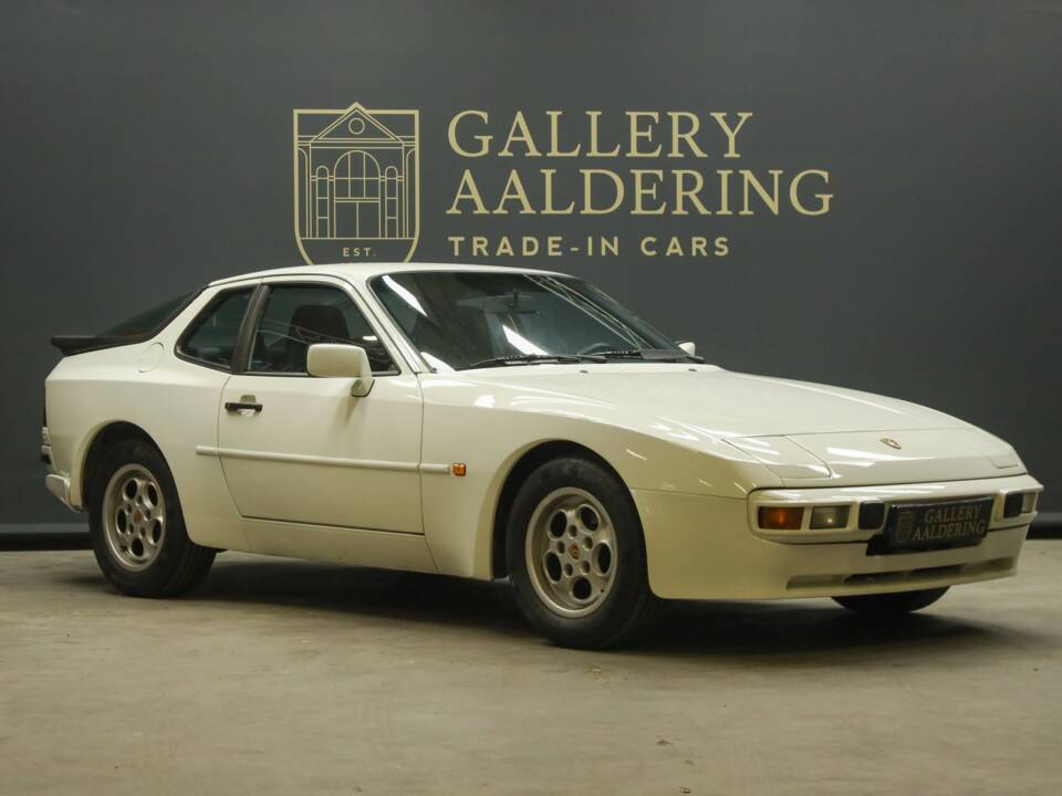 Obraz 19/50 pojazdu Porsche 944 (1986)