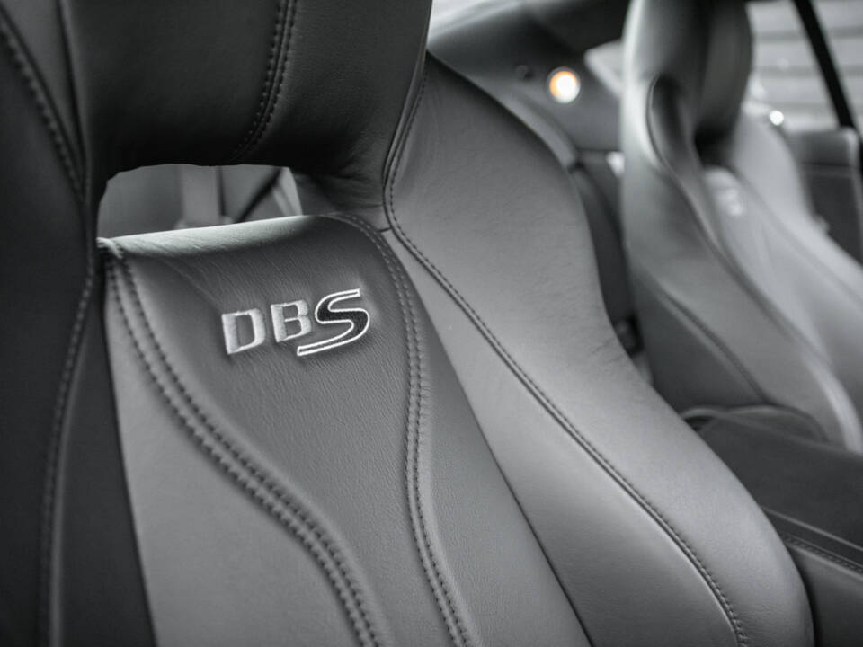 Bild 39/71 von Aston Martin DBS (2011)