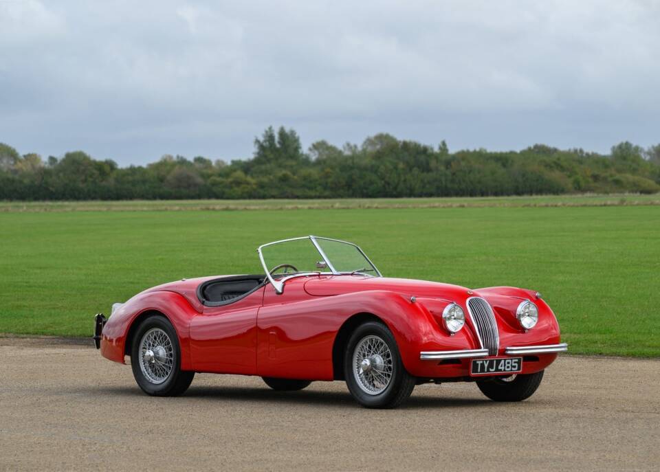 Image 1/37 of Jaguar XK 120 SE OTS (1954)