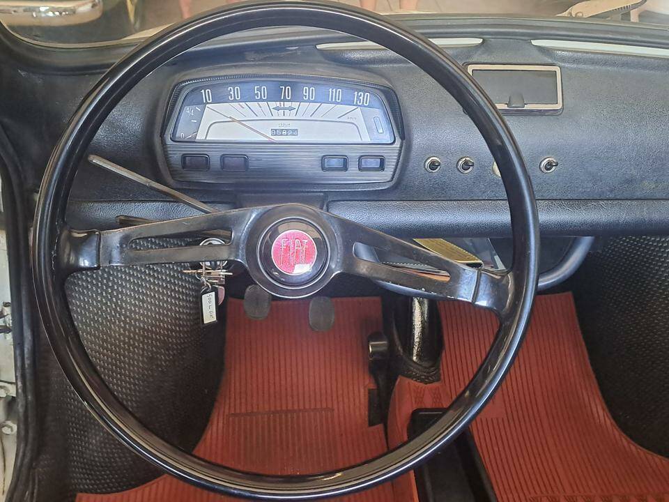 Image 17/31 of FIAT 500 L (1972)