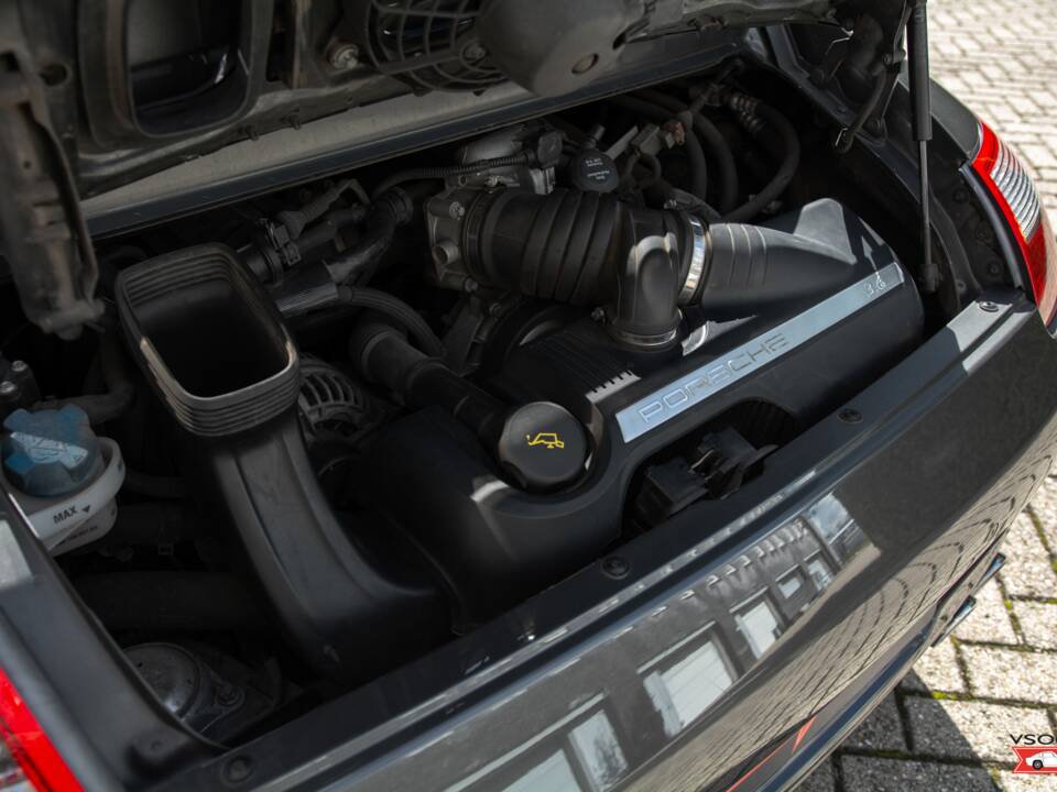 Image 5/6 of Porsche 911 Carrera (2007)
