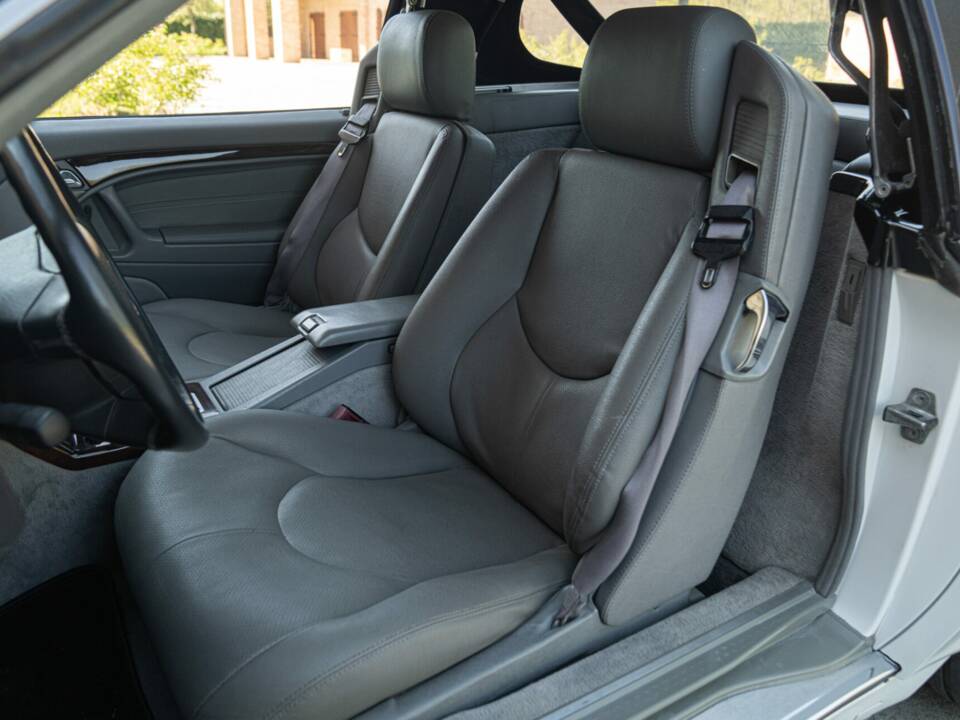 Bild 26/50 von Mercedes-Benz SL 320 (1997)