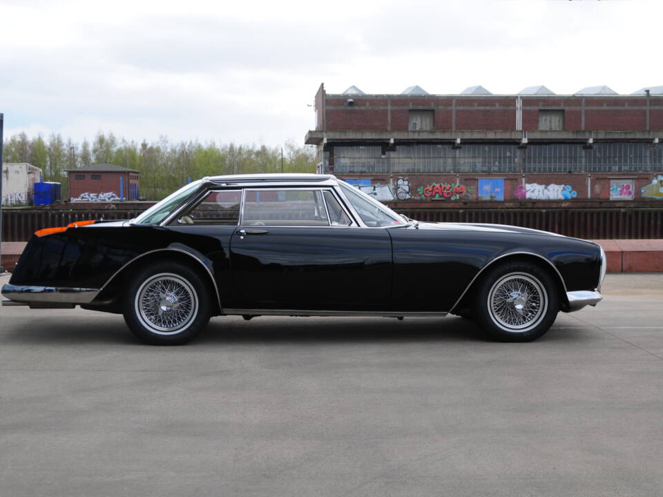 Image 5/34 of Facel Vega Facel II (1964)