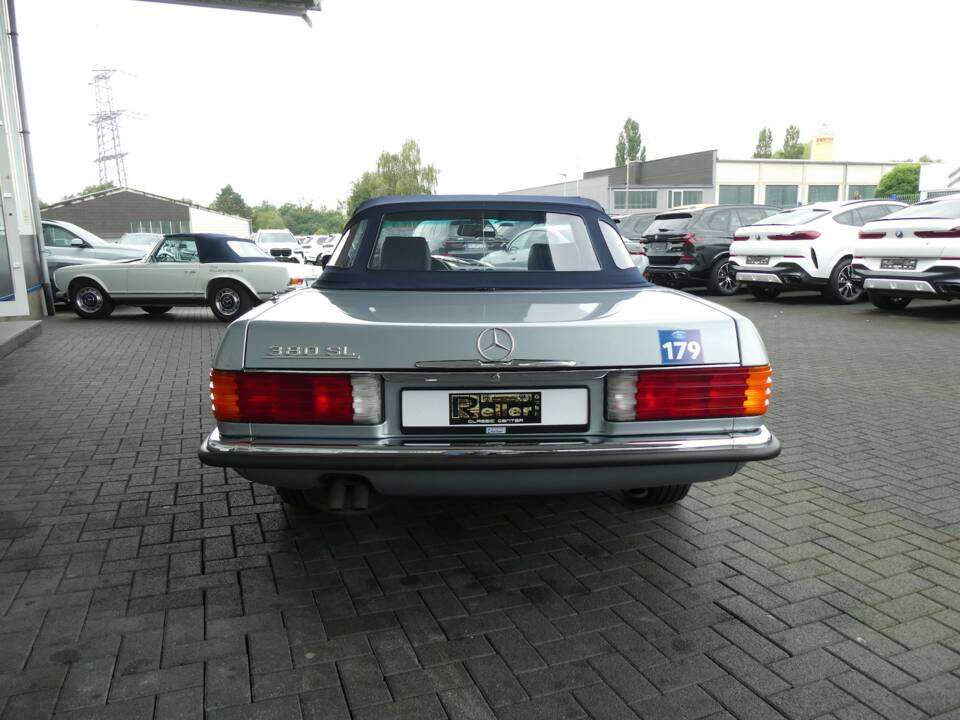 Bild 5/29 von Mercedes-Benz 380 SL (1983)