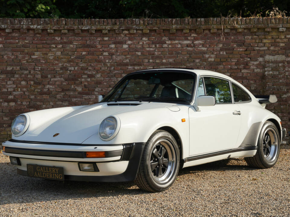 Image 19/50 of Porsche 911 Turbo 3.3 (1986)
