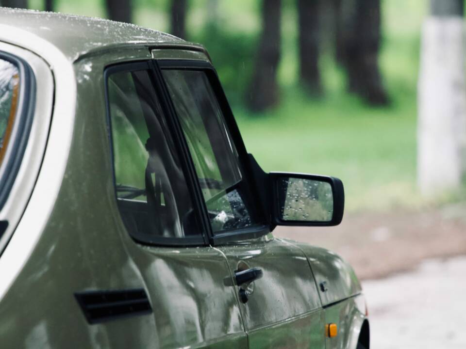 Image 26/50 of Saab 900 (1992)