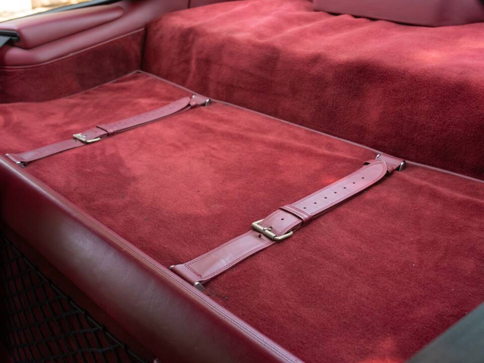 Image 25/37 of Ferrari 550 Maranello (2000)