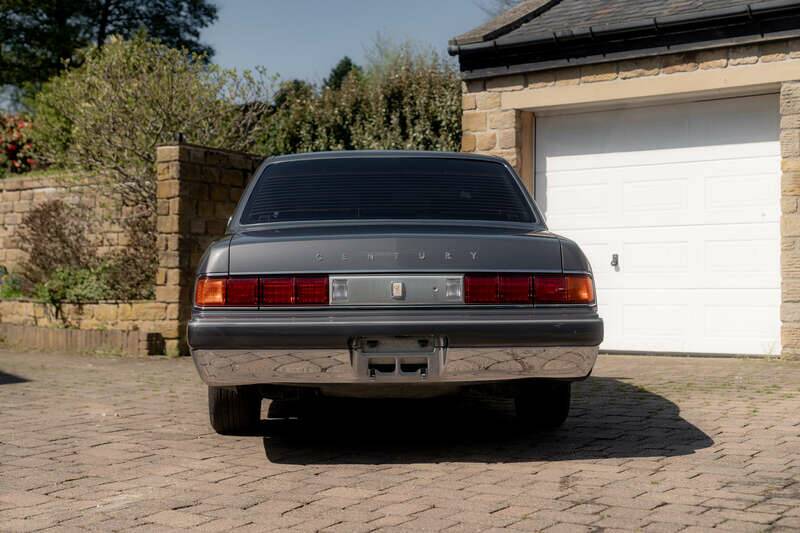 Bild 15/50 von Toyota Century (2003)