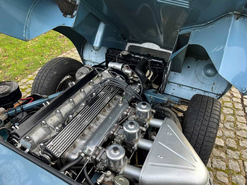 Bild 22/26 von Jaguar E-Type (1970)