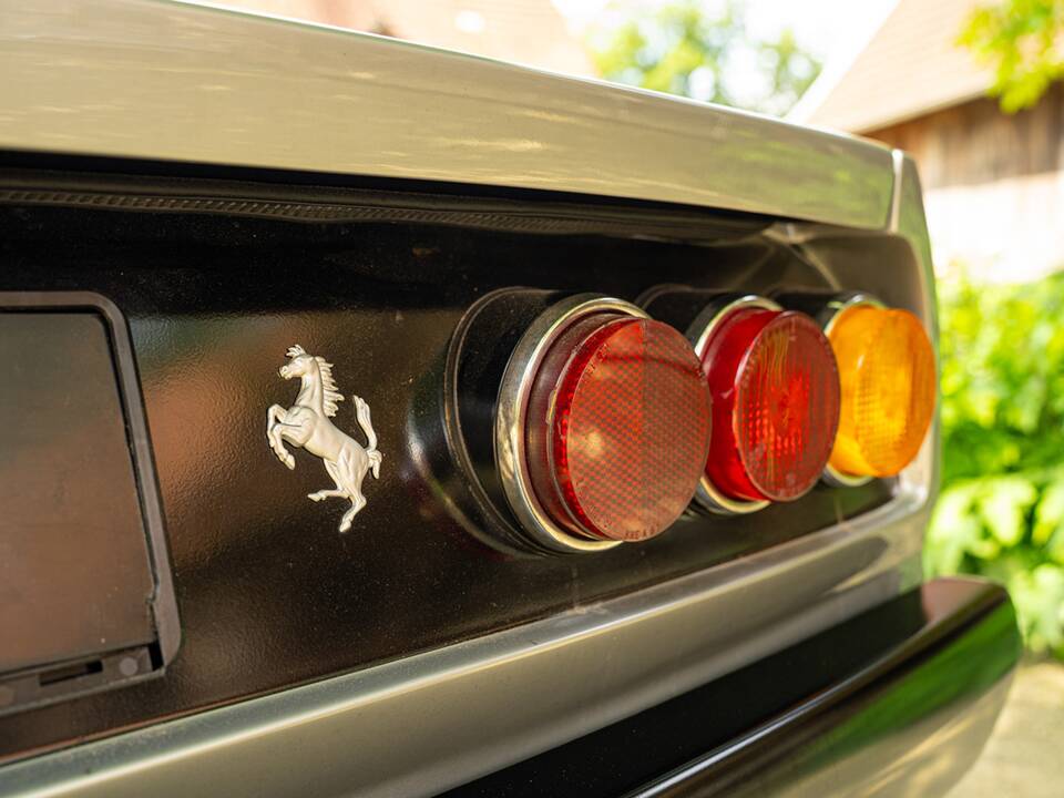 Bild 35/81 von Ferrari 365 GT4 2+2 (1973)