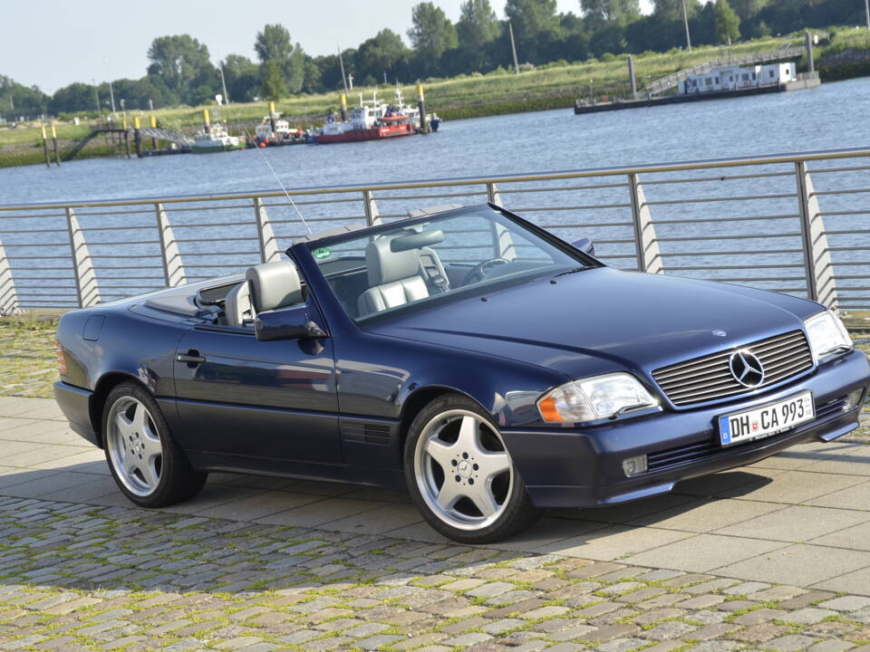 Image 15/16 of Mercedes-Benz SL 320 (1995)