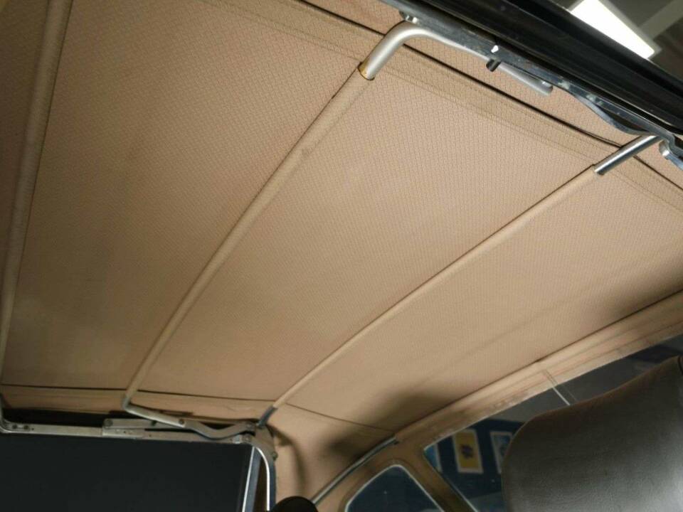 Imagen 43/50 de Mercedes-Benz 380 SL (1984)