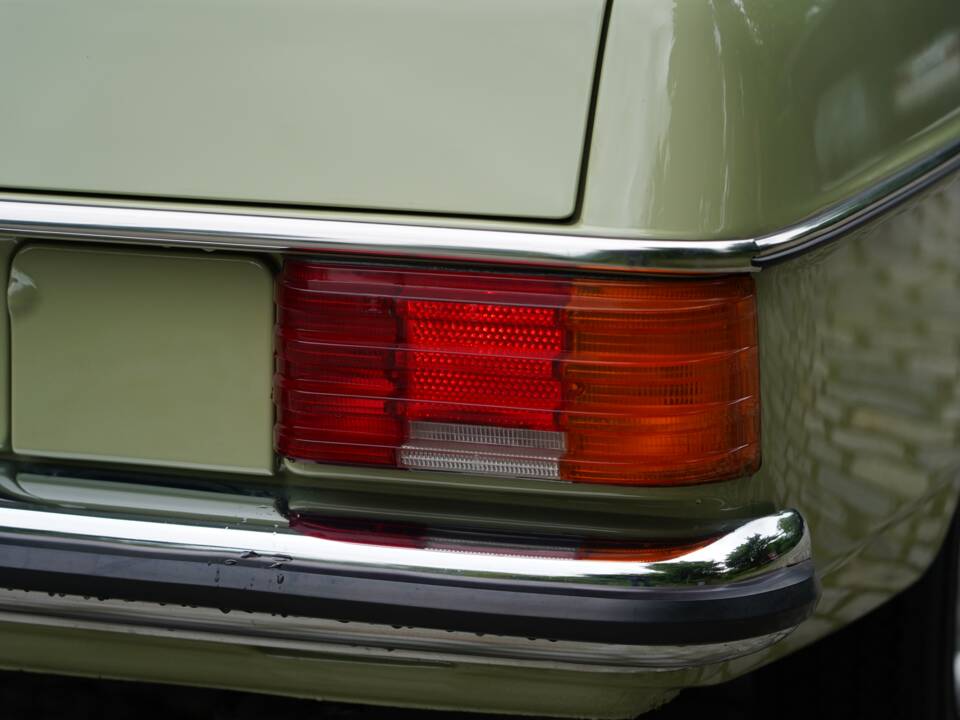 Bild 10/13 von Mercedes-Benz 230/4 (1976)