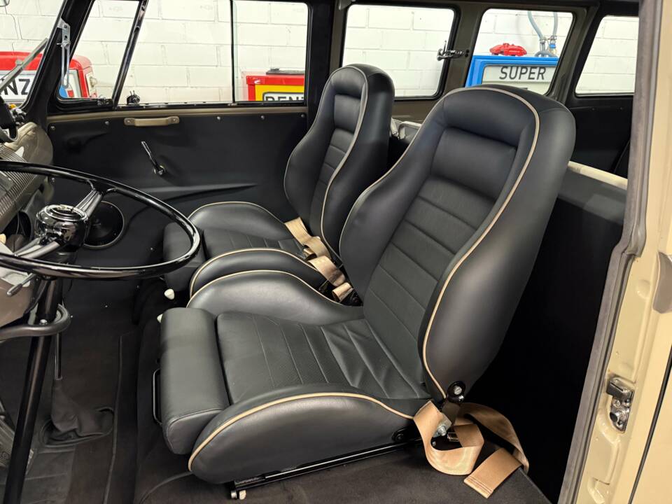 Image 6/26 of Volkswagen T1 Samba (1965)