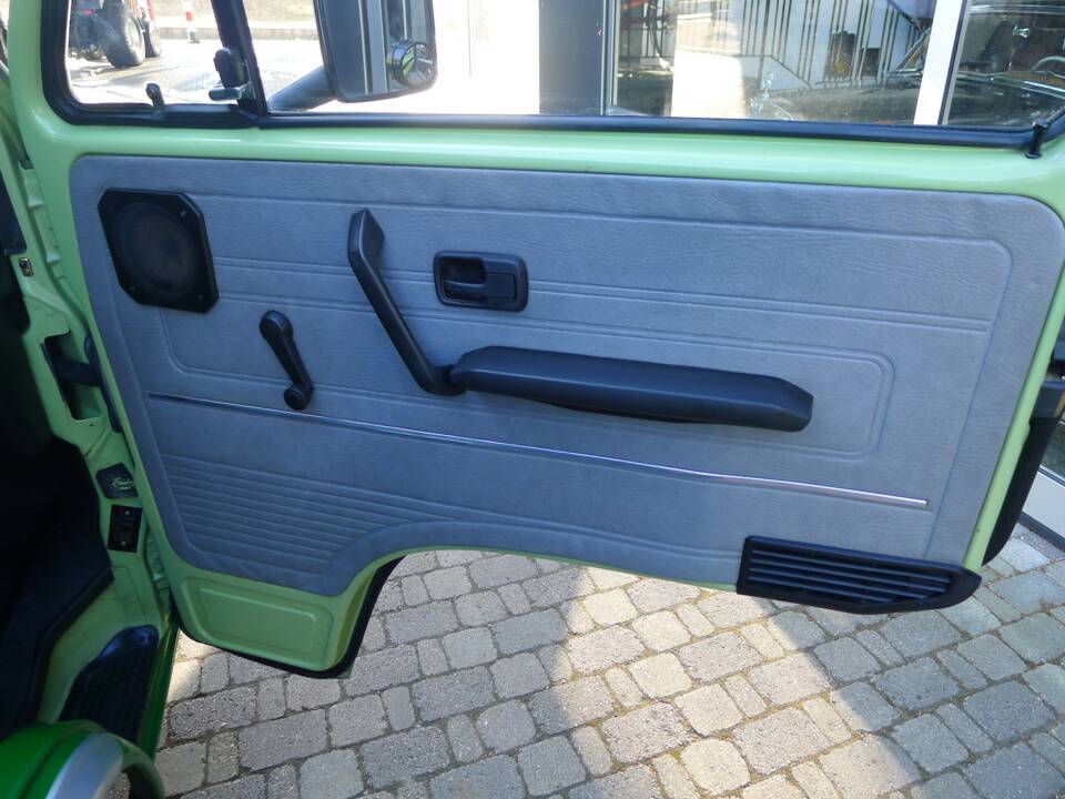 Image 7/15 of Volkswagen T3 Caravelle GL 1.9 (1990)