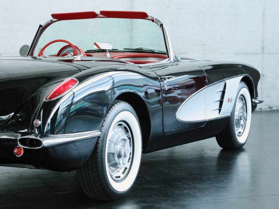 Image 18/50 de Chevrolet Corvette (1959)