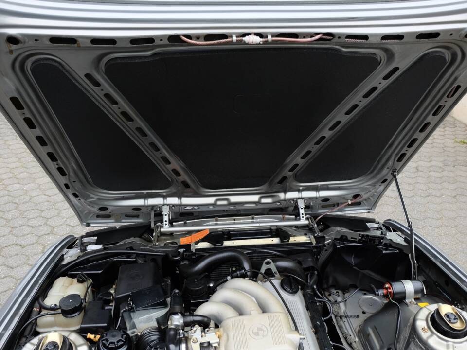 Bild 46/56 von BMW 325ix (1987)
