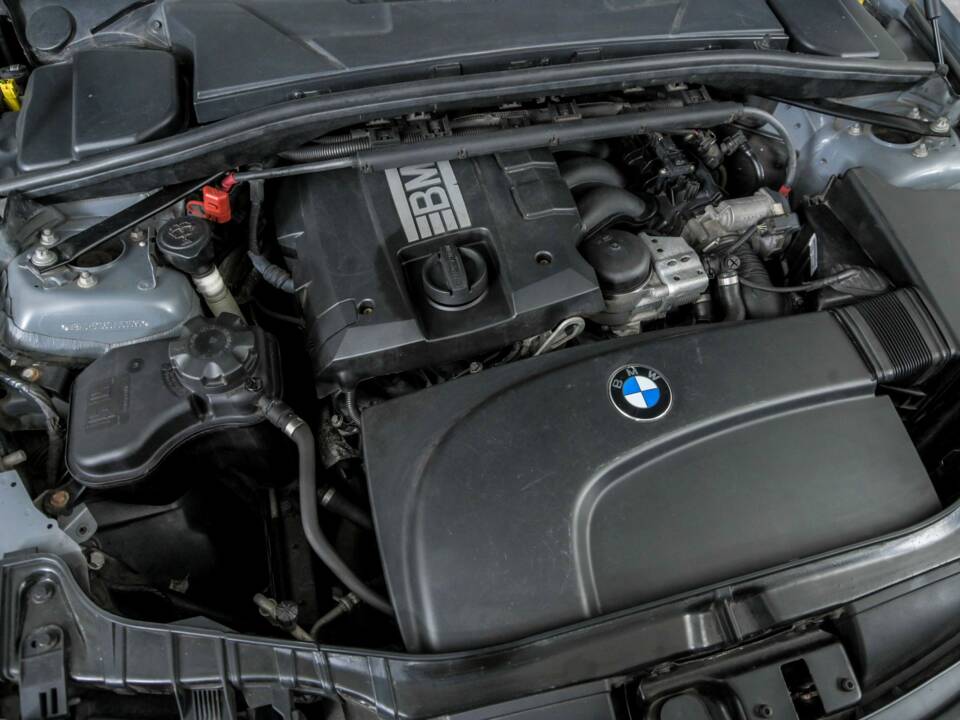 Immagine 41/50 di BMW 120i (2012)