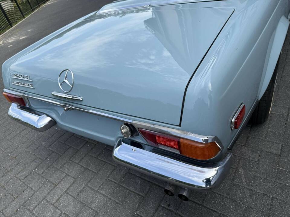 Image 12/43 de Mercedes-Benz 280 SL (1969)