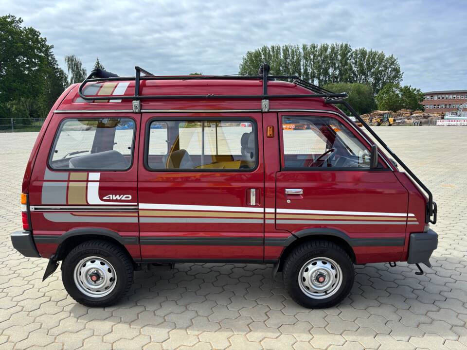 Image 5/25 of Subaru Libero 1.2 (1991)
