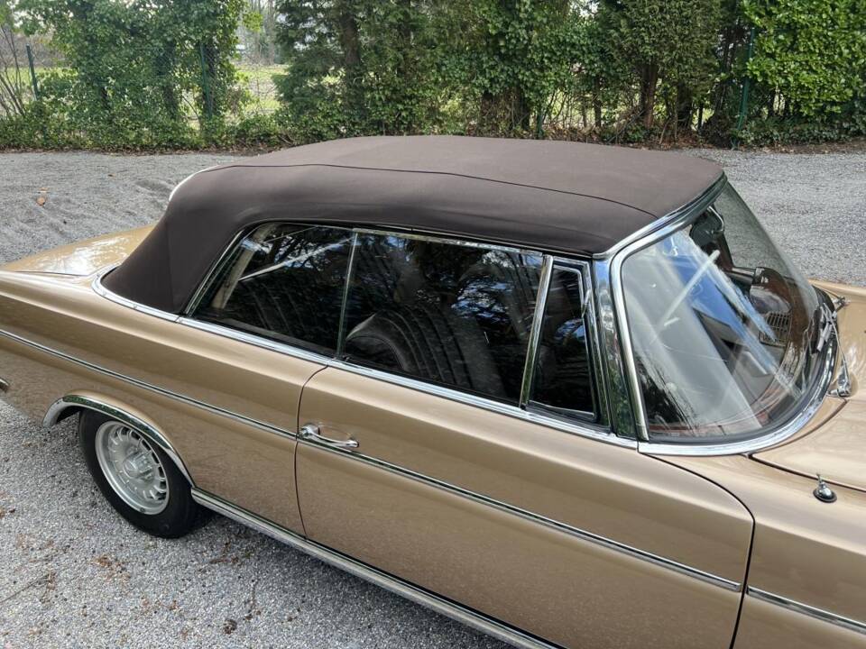 Image 10/22 of Mercedes-Benz 220 SE b (1963)