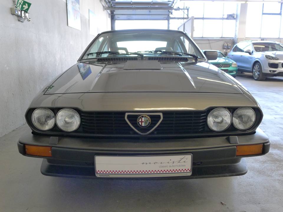 Afbeelding 25/47 van Alfa Romeo GTV 6 2.5 (1984)