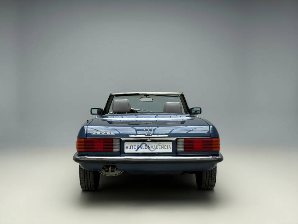 Image 8/23 of Mercedes-Benz 380 SL (1984)