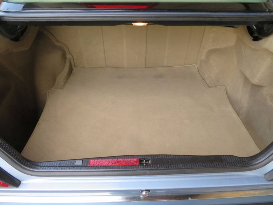 Bild 10/12 von Mercedes-Benz 300 CE (1990)