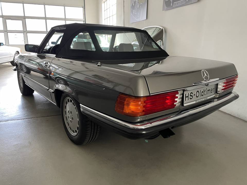 Image 8/39 de Mercedes-Benz 560 SL (1986)