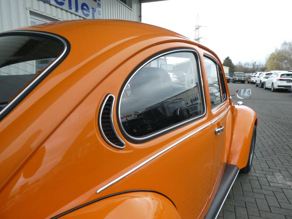 Image 18/29 of Volkswagen Beetle 1302 (1972)