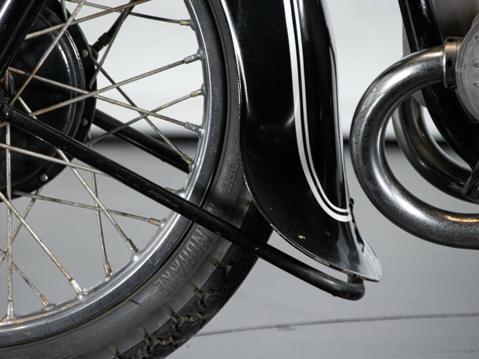 Image 13/50 of BMW R 51 (1954)