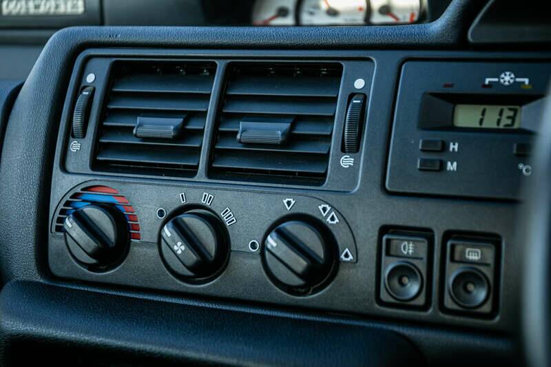 Image 18/41 of Ford Escort RS Cosworth (1995)