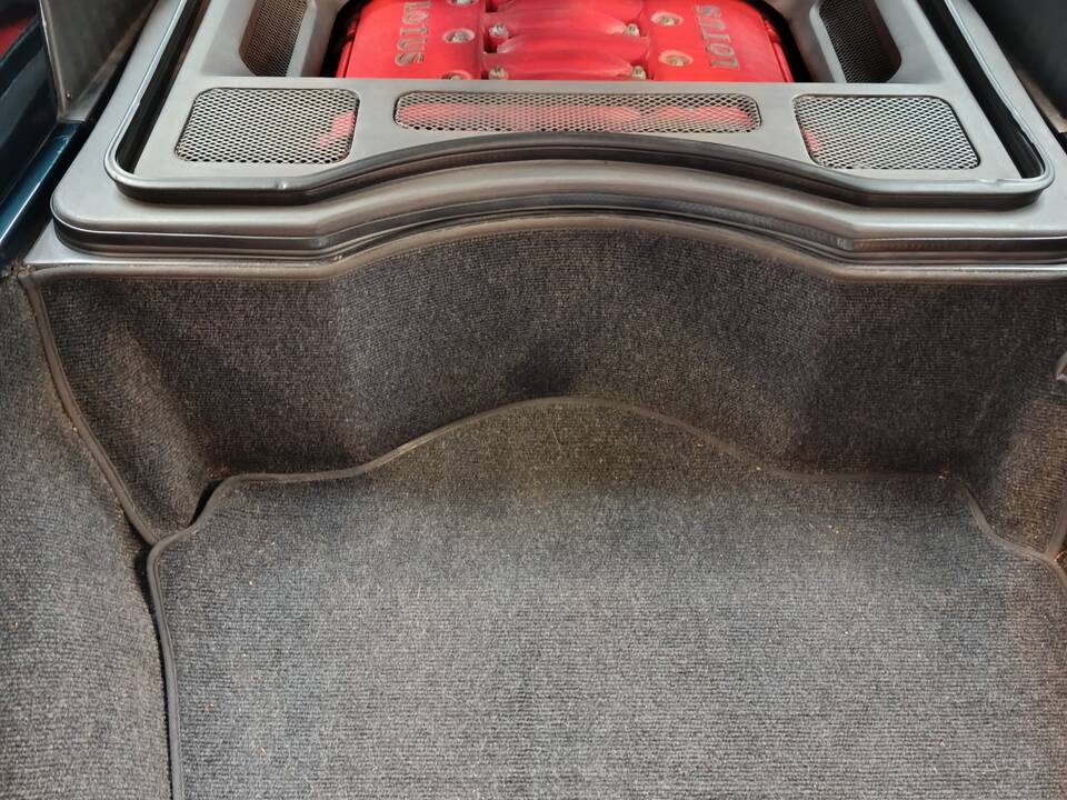 Image 17/18 de Lotus Esprit V8 BiTurbo (2001)