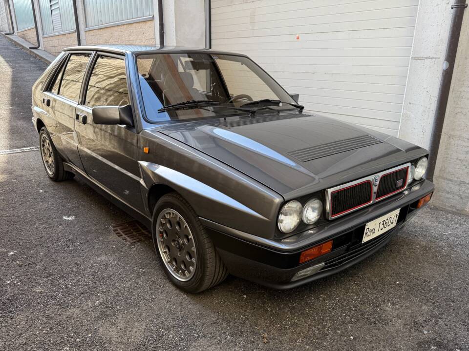 Image 11/35 of Lancia Delta HF Integrale 16V (1990)