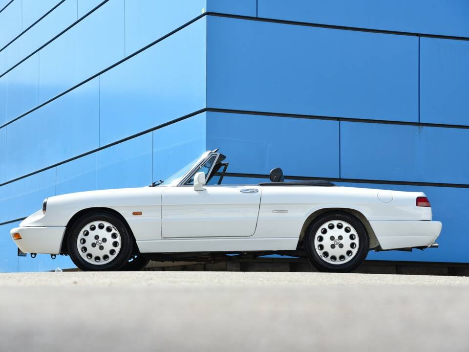 Image 9/17 of Alfa Romeo 2.0 Spider (1992)