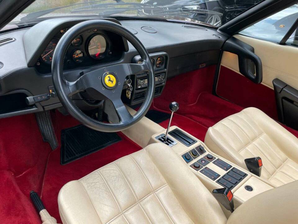 Afbeelding 15/20 van Ferrari 328 GTS (1989)
